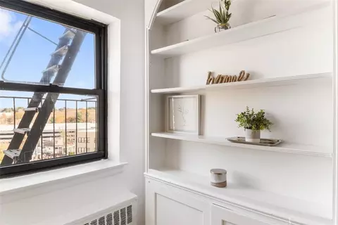 19 Old Mamaroneck Rd #6D, White Plains, NY 10605