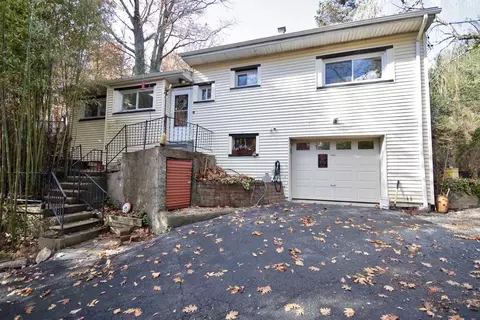 40 Mckinley Ave, Mount Pleasant, NY 10595