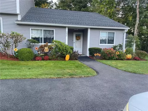189 Long Hill Dr #F, Yorktown, NY 10598
