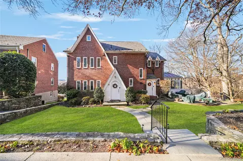 39 Park Cir, White Plains, NY 10603