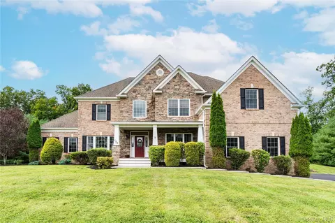 102 Caties Way, East Fishkill, NY 12533