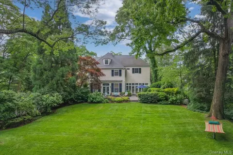 2 Sackett Cir, Larchmont, NY 10538