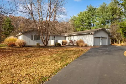 15 Lynn Rd, Poughkeepsie, NY 12603