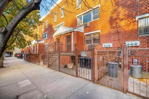 832 Bryant Ave, New York, NY 10474
