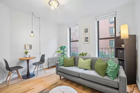 520 W 50th St #B4, New York, NY 10019