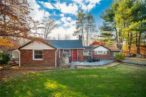 1 Heard Rd, Blooming Grove, NY 10914
