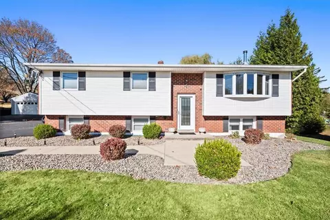 234 Ridge Rd, Woodbury, NY 10930