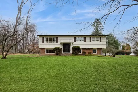 6 Hampton Rd, Ramapo, NY 10901