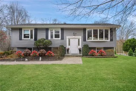 14 Lakeview Rd, Carmel, NY 10512