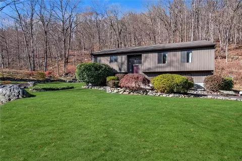 993 Peekskill Hollow Rd, Putnam Valley, NY 10579