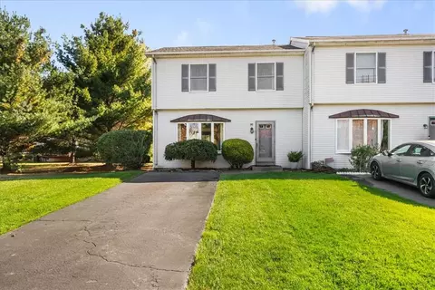 17 Wargo Ct, West Haverstraw, NY 10993