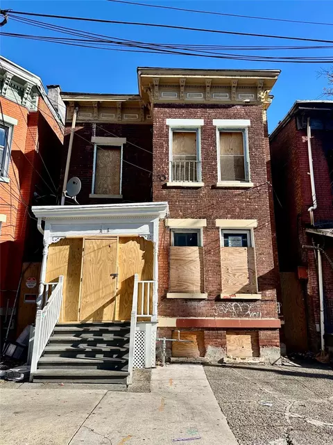 38 Lutheran St, Newburgh, NY 12550