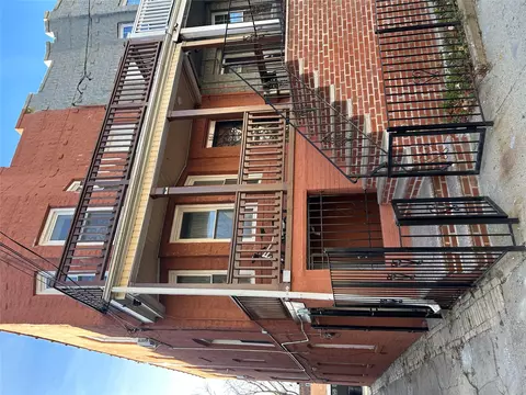 862 E 217 St E, New York, NY 10467