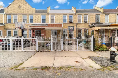3723 Rombouts Ave, New York, NY 10466