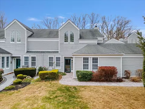 19 Woodlands Dr, Tuxedo, NY 10987