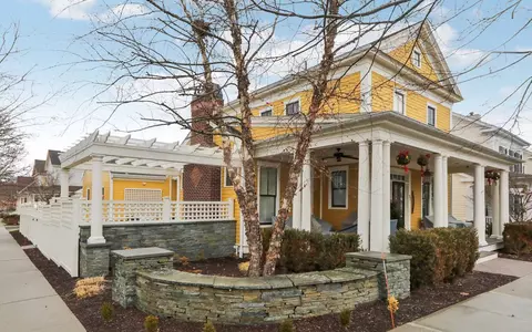 31 Hudson St, Warwick, NY 10990