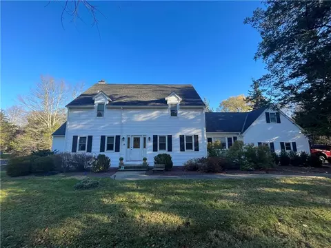 19 Cooper Dr, Union Vale, NY 12585