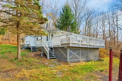 25 Gloria Trl, Monroe, NY 10950