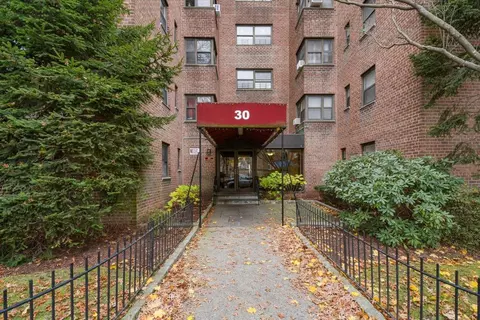 30 Fleetwood Ave #1A, Mount Vernon, NY 10552