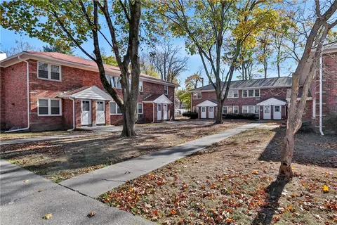 2710 South Rd #C11, Poughkeepsie, NY 12601