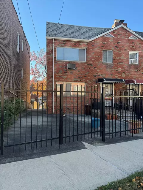 1361 Edwards Ave, New York, NY 10461