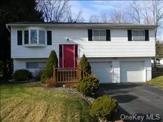 88 S Gate Dr, Poughkeepsie, NY 12601 photo 1