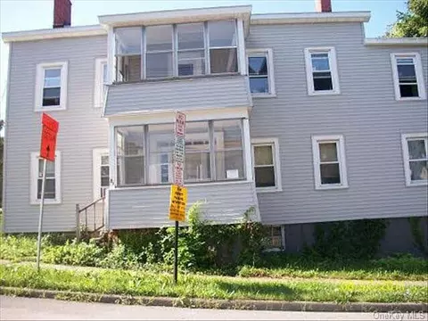 31 Hoffman St, Poughkeepsie, NY 12601 photo 1