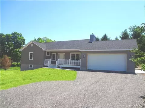 40 Old Overlook Rd, La Grange, NY 12603 photo 1
