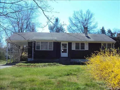 2 Mcgrath Ter, Fishkill, NY 12524 photo 1
