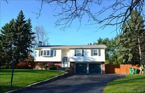 11 Forge Ct, Fishkill, NY 12524 photo 1