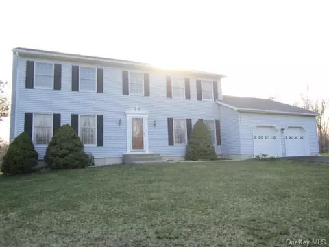 8 Sandi Ln, Fishkill, NY 12524 photo 1