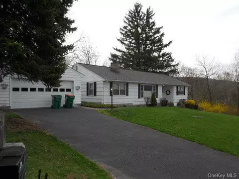 42 Derick Dr, Fishkill, NY 12524 photo 1