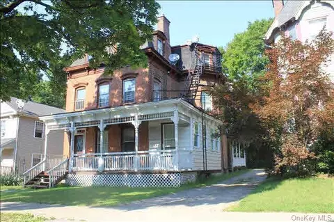28 Hooker Ave, Poughkeepsie, NY 12601 photo 1