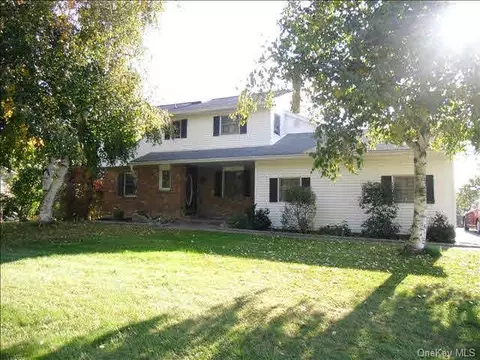 68 Derick, Fishkill, NY 12524 photo 1