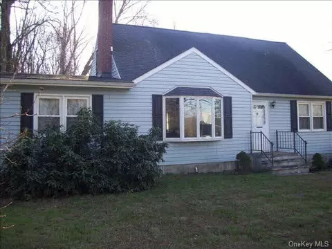 14 Bedell Rd, Poughkeepsie, NY 12603 photo 1