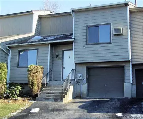 23 Laurel Ct #23, Fishkill, NY 12524 photo 1