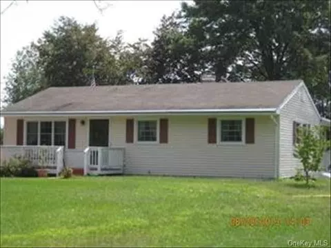 4 Mapleview Rd, La Grange, NY 12603 photo 1