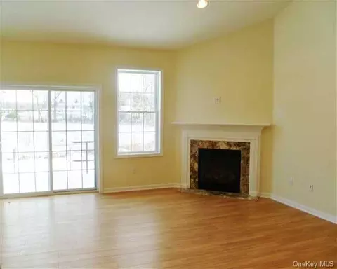 152 Ray Blvd Ext, Poughkeepsie, NY 12603 photo 1
