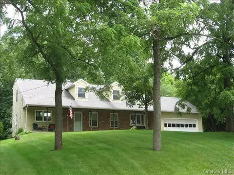 43 Ireland, Poughkeepsie, NY 12603 photo 1