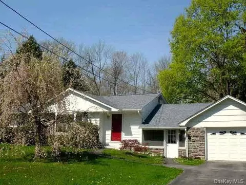 390 Quaker, Wallkill, NY 12589 photo 1