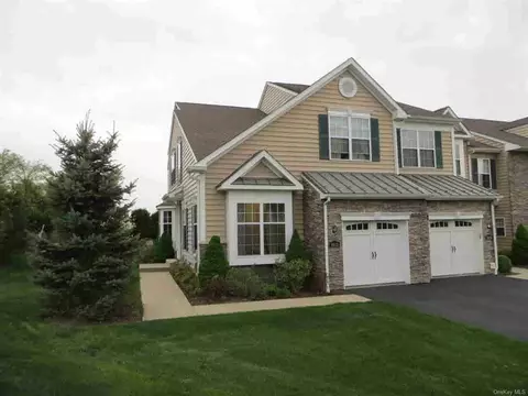 1012 Dutcher Dr #1012, Fishkill, NY 12524 photo 1