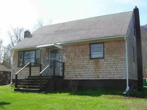384 Cary Rd, Fishkill, NY 12524 photo 1