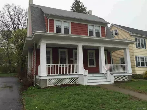 35 Crescent Rd, Poughkeepsie, NY 12601 photo 1