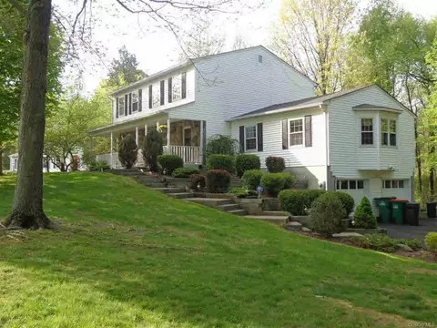 6 Carlson Ter, Fishkill, NY 12524 photo 1