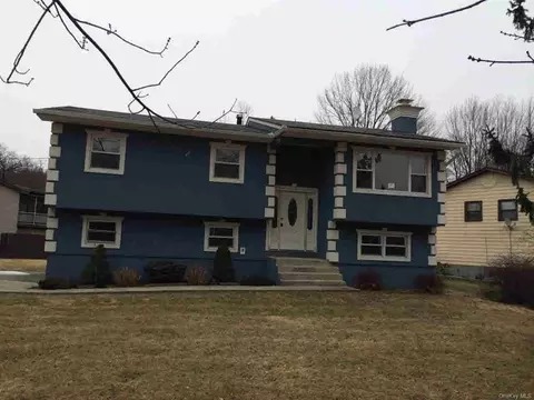 2 Shelley Rd, Poughkeepsie, NY 12603 photo 1