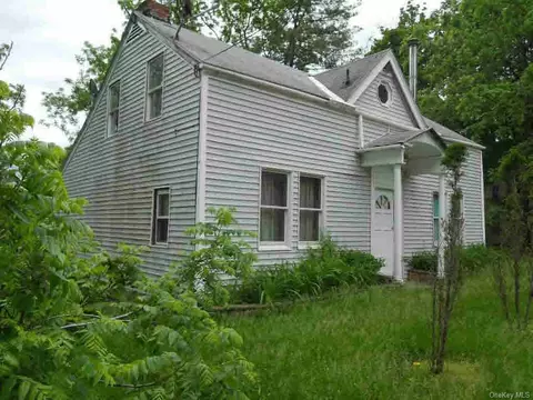 9 Cramer Rd, La Grange, NY 12603 photo 1