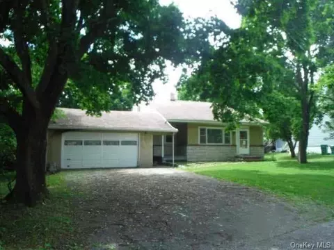 9 Durocher Ter, Poughkeepsie, NY 12603 photo 1