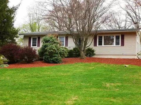 65 Ward Pl, Fishkill, NY 12524 photo 1