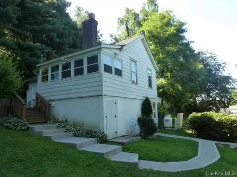 29 Noxon Rd, Poughkeepsie, NY 12603 photo 1