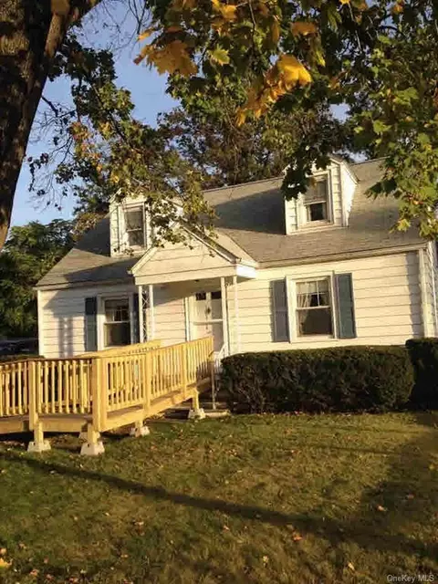 22 Kipp Ave, Fishkill, NY 12524 photo 1